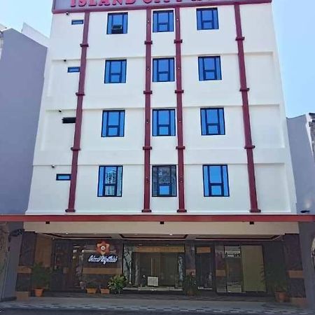Capital O 90897 Island City Hotel George Town Exteriör bild