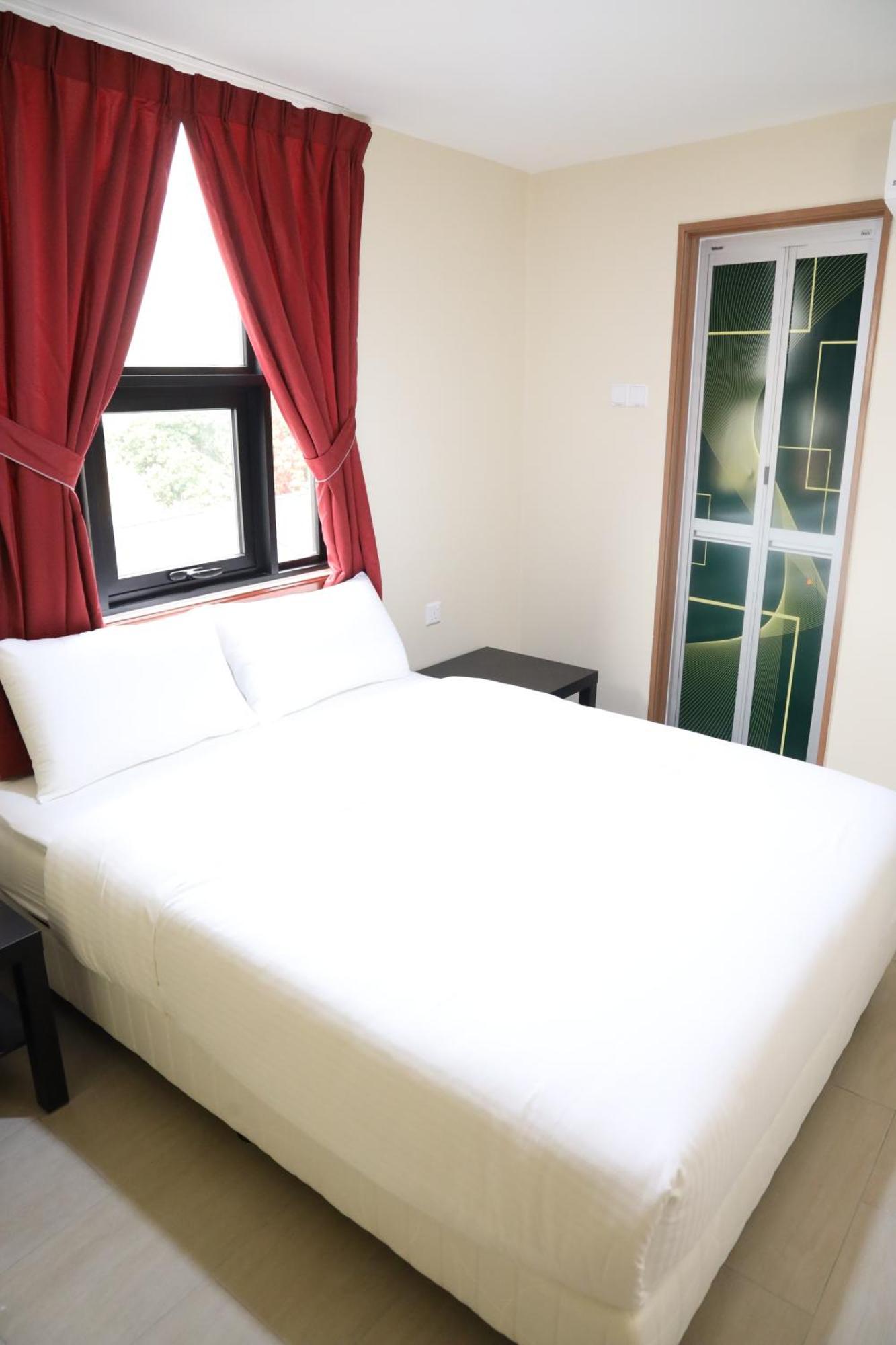 Capital O 90897 Island City Hotel George Town Exteriör bild