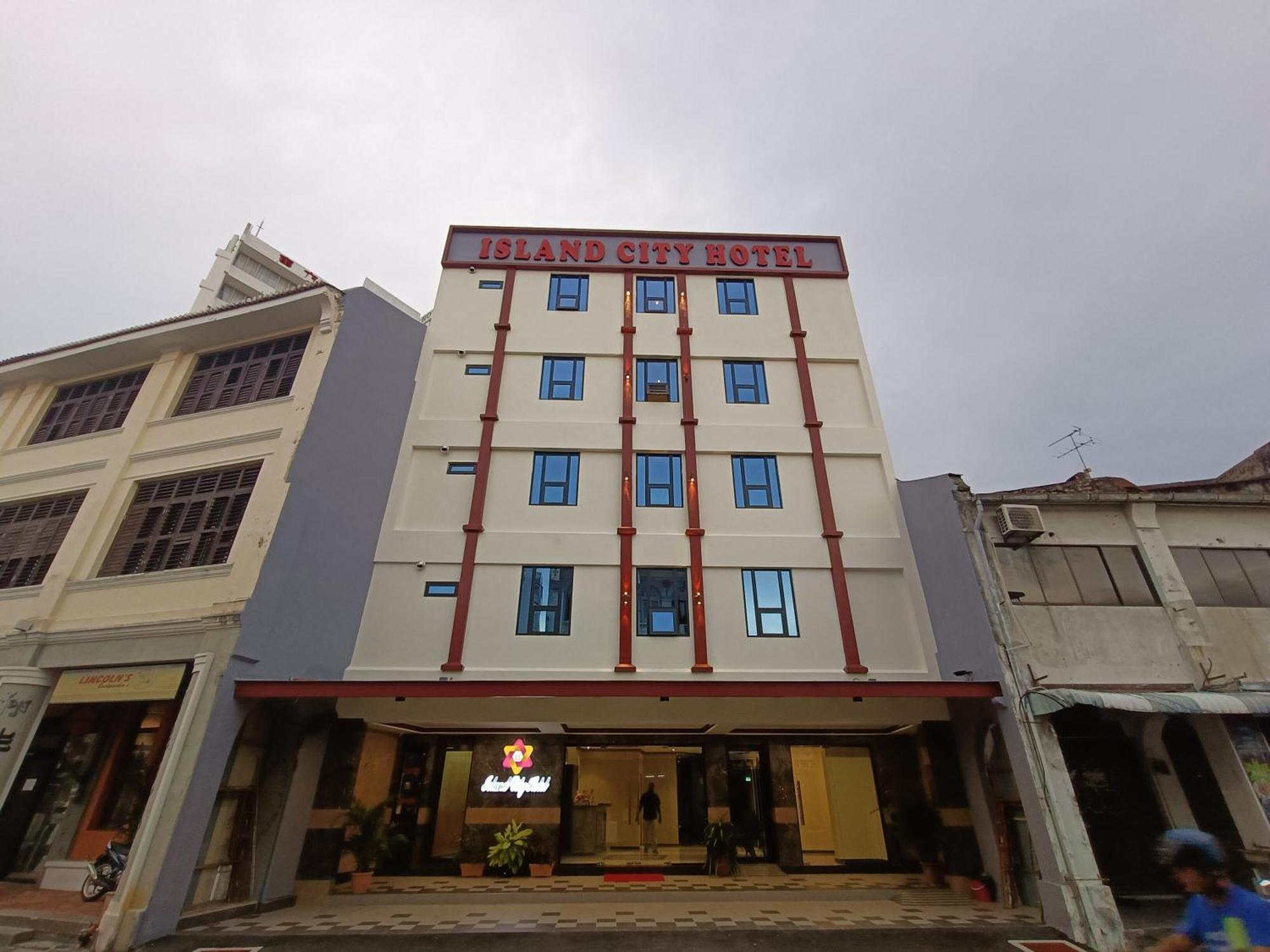 Capital O 90897 Island City Hotel George Town Exteriör bild