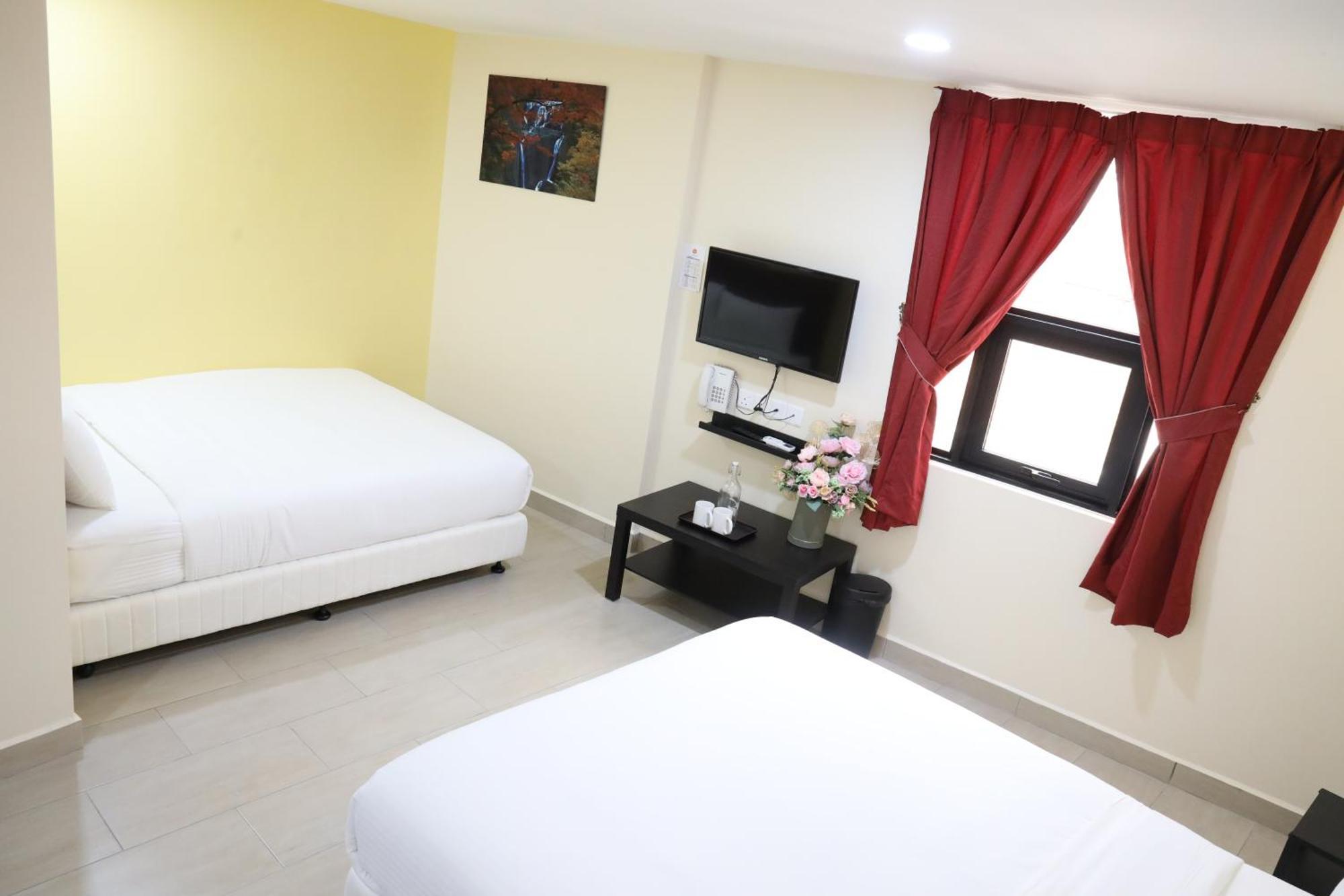 Capital O 90897 Island City Hotel George Town Exteriör bild